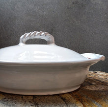 Load image into Gallery viewer, Classic Lidded Casserole Dish